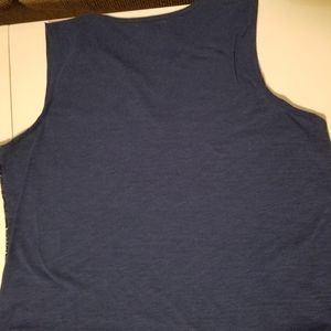 2 women's  XL tanks